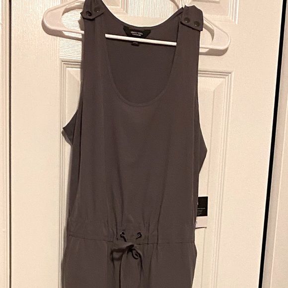 NWT Vera Sleeveless Jumpsuit: Simply Everywhere by Vera Wang - Picture 3 of 4
